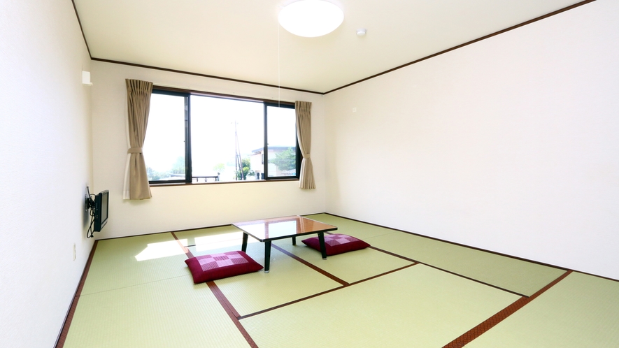 別館の客室一例★天気がいい日は窓から富士山と湖が眺められる！