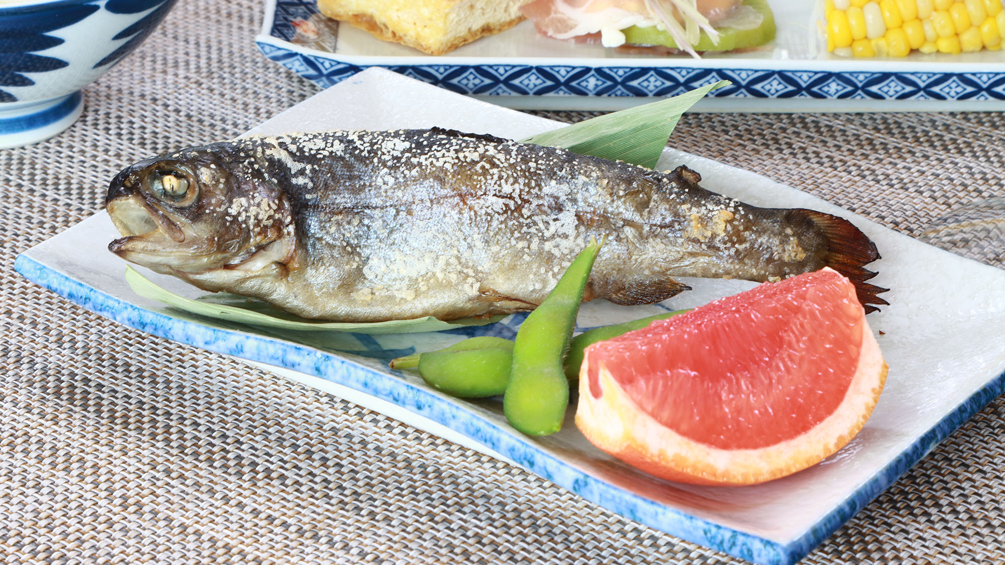 夕食　一例（夏季）ニジマスの塩焼き