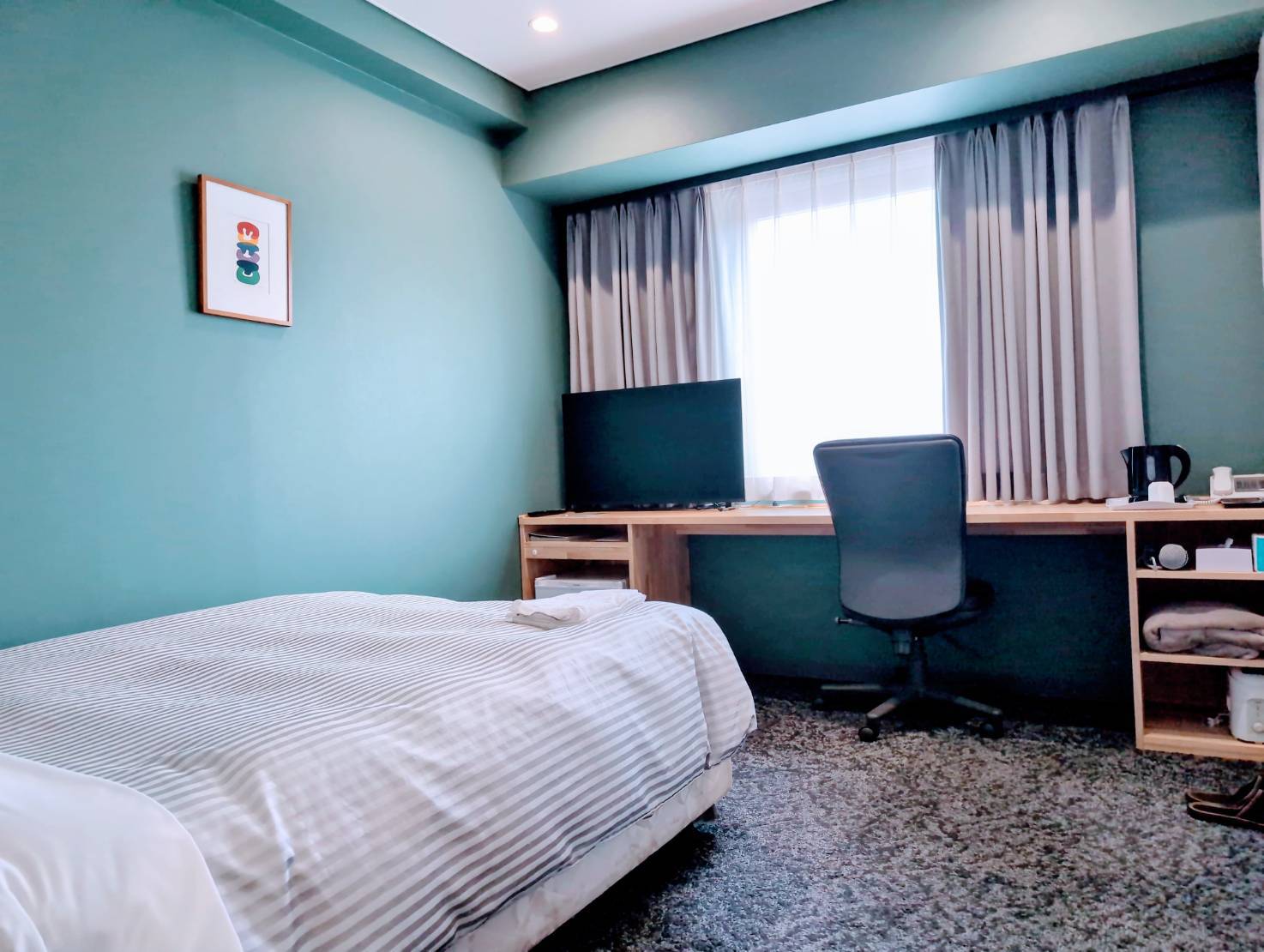 ダブルルーム②：ダブルベッド一台設置（ベッド追加不可）