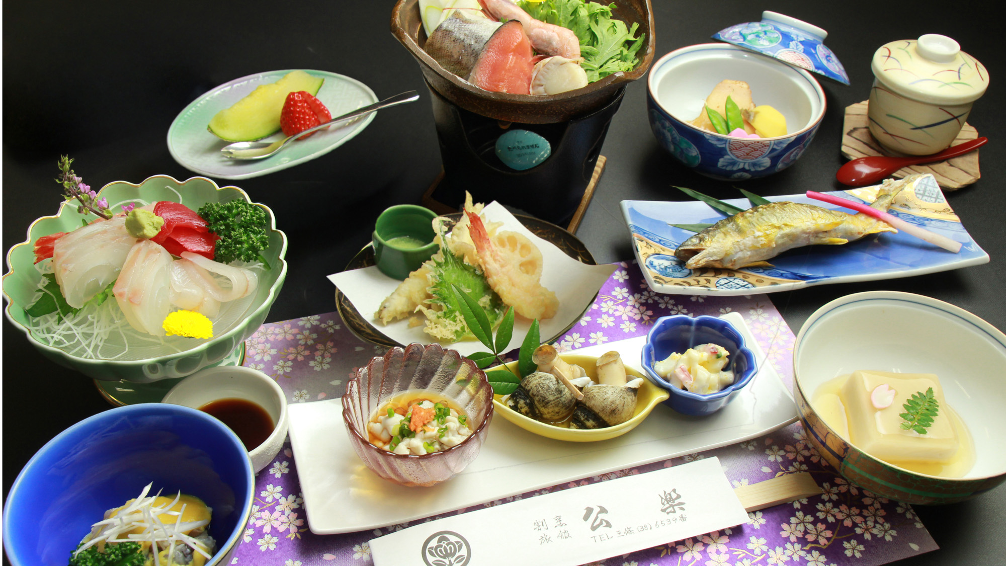 ◆【梅-Ume-・冬季】海鮮鍋には、日本海の旬の魚介類が入っていて、魚介の風味や旨みを御堪能いただけ