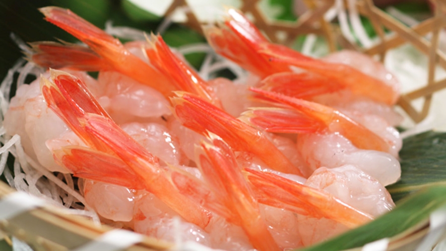*お料理一例／新鮮な魚介のお料理をお楽しみください。