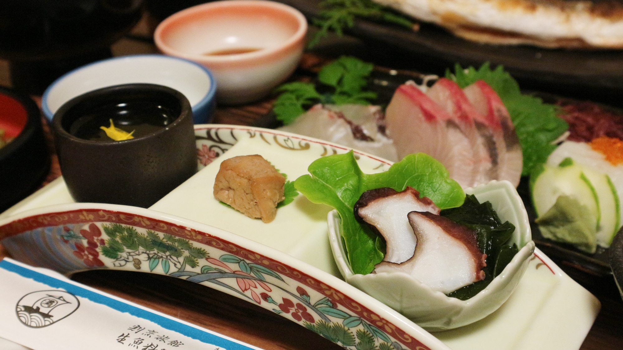 *【お料理】夕食一例。海の幸が豊富で新鮮！