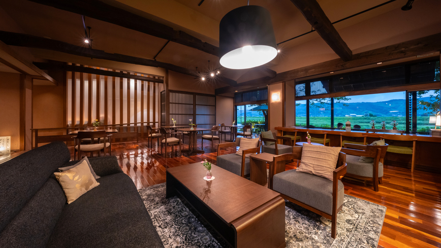 【最高ランク料理-春の葵（Aoi）会席-】高級食材の饗宴＜伊勢海老姿造り×黒毛和牛シャトーブリアン＞