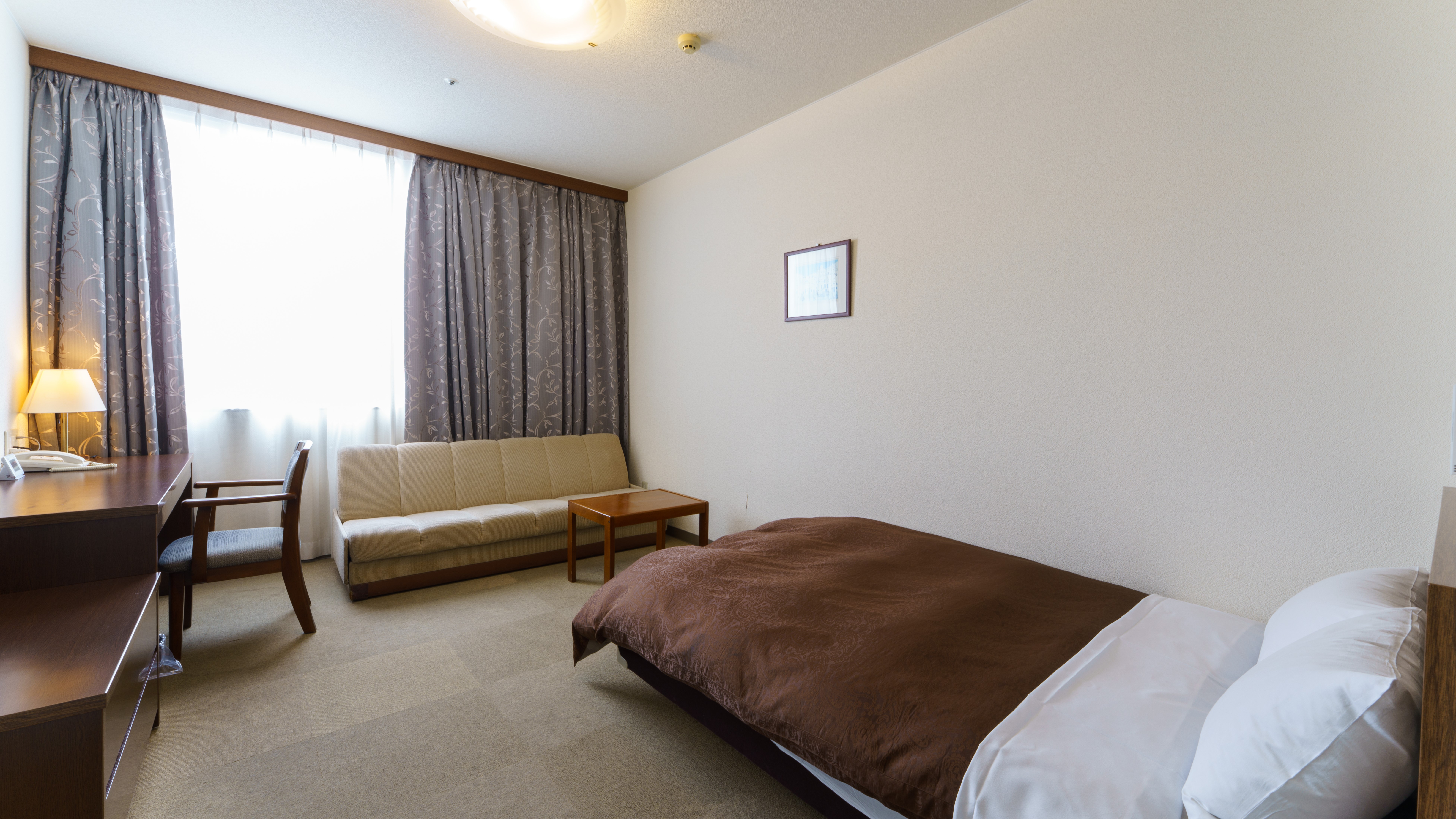 【シングルルーム】ゆったり１５㎡　禁煙