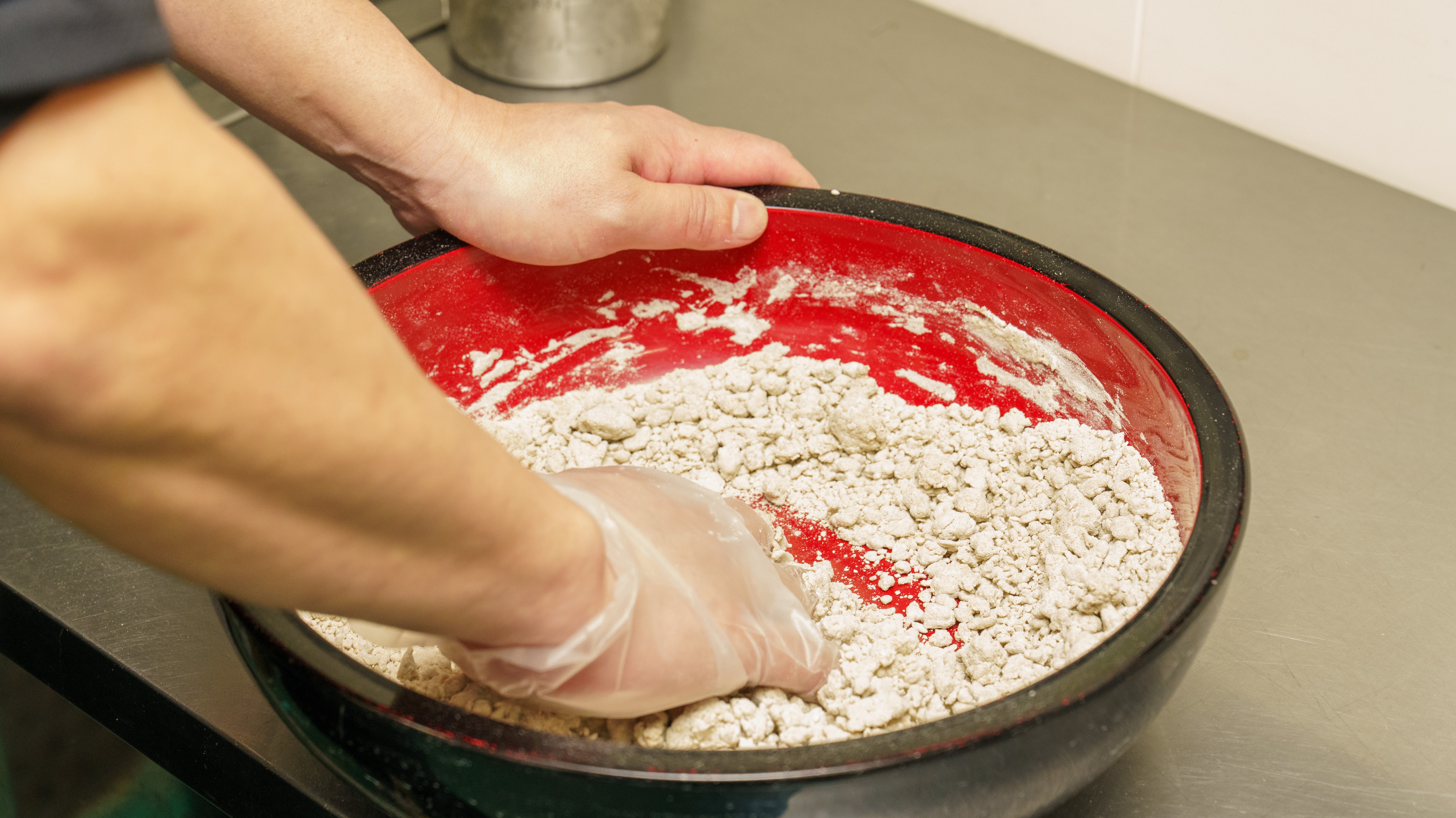 十割蕎麦を手打ちしています