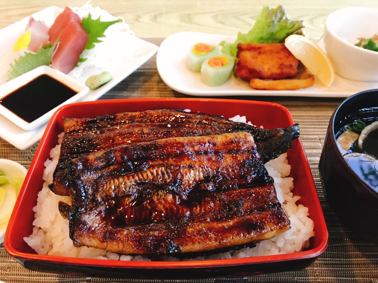 うなぎとお刺身コース(一例)