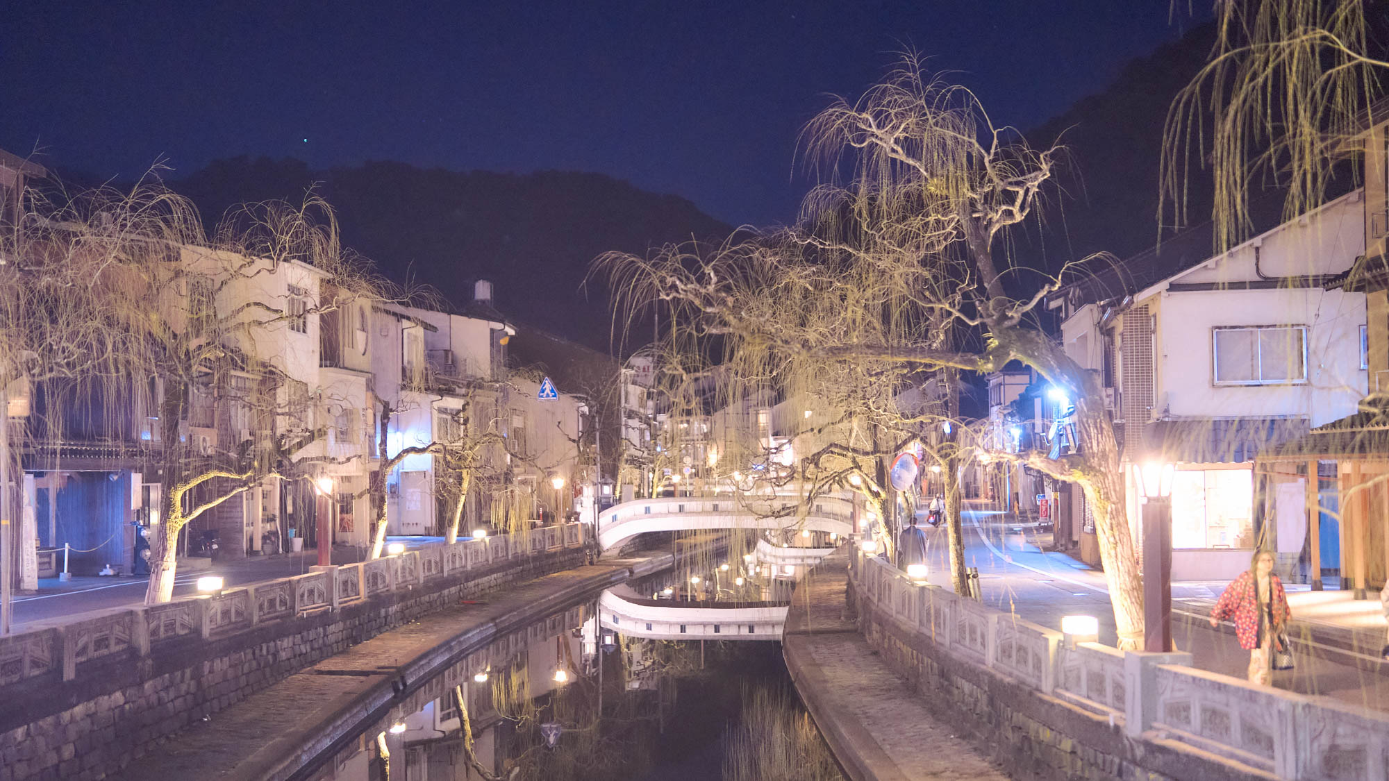 城崎温泉の温泉街（夜）