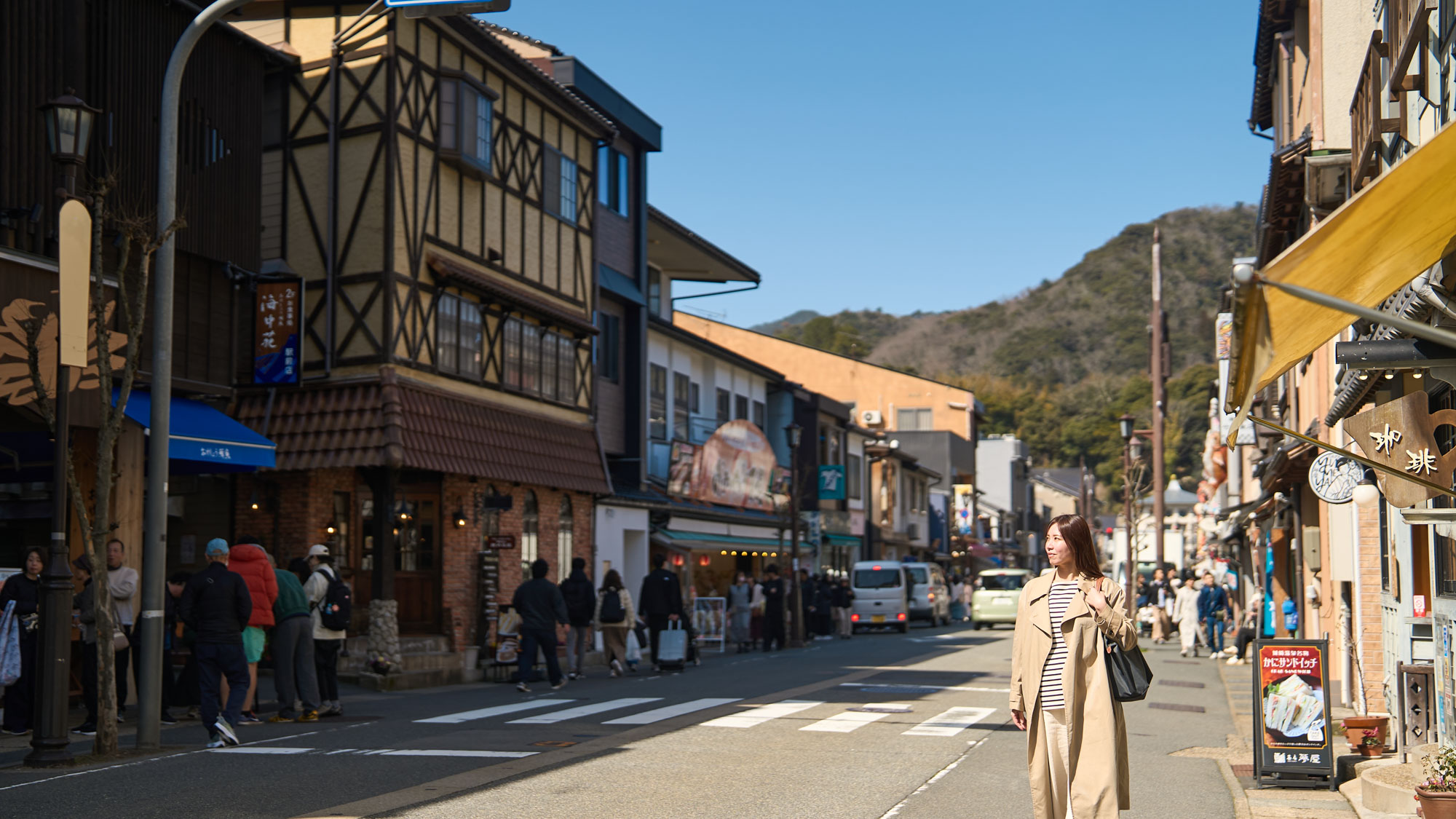 商店街にも足を伸ばして、グルメもお楽しみください