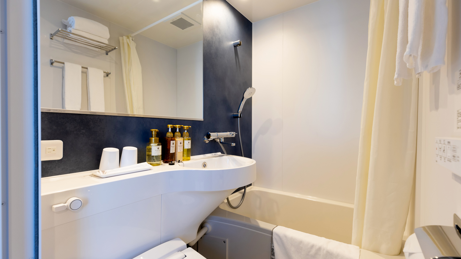 バス・トイレセパレートの快適なお部屋です。（トリプルルーム等）
