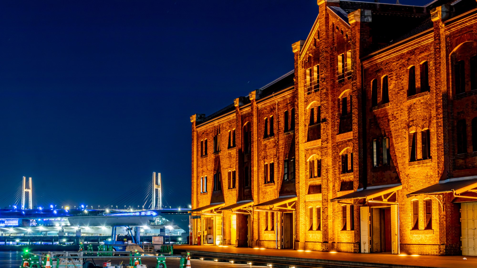 【横浜赤レンガ倉庫】