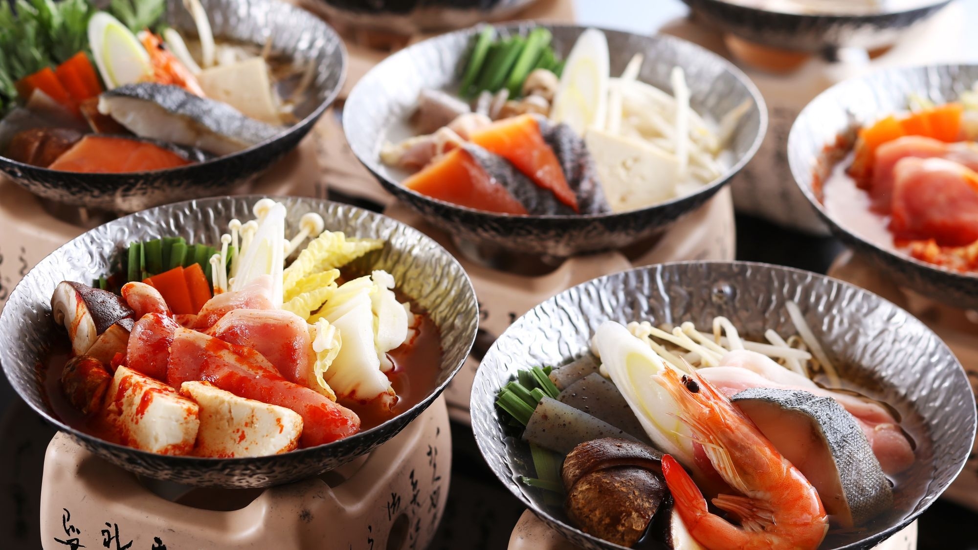 【スキー・スノボー】草津温泉スキー場リフト１日券＋旬の味覚を味わうご馳走バイキング