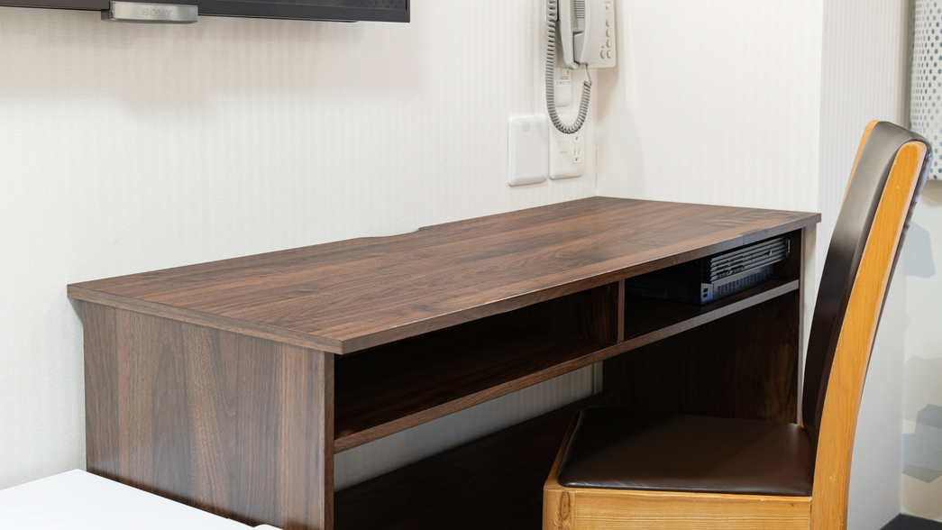 【喫煙】17時イン~10時アウト★洗濯無料★当日荷物預かり★VOD無料★バス・トイレ別