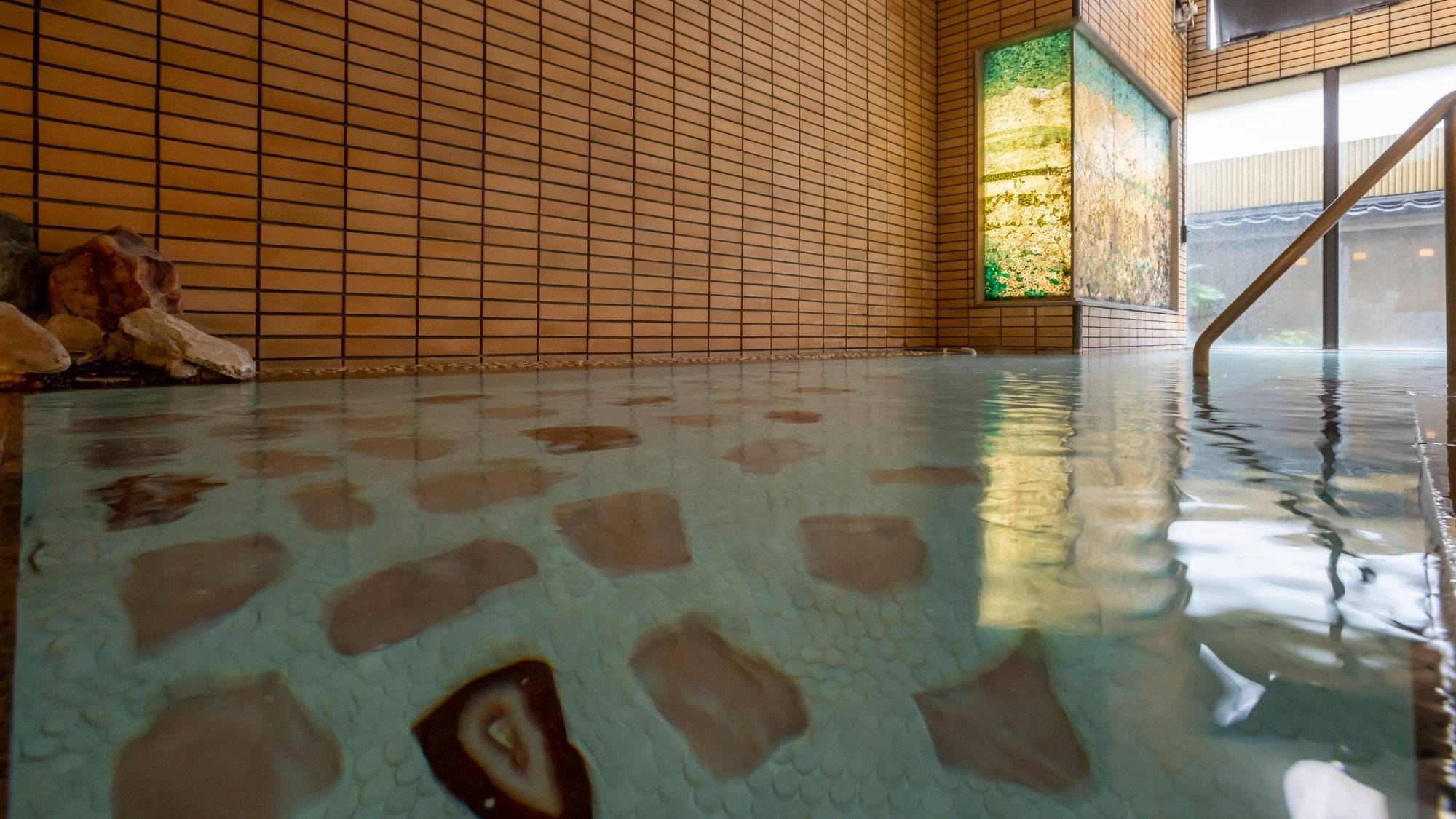 【イルミネーション＆デザートビュッフェ】石和温泉冬の風物詩〇きらめく桜並木散策！甲州牛尽くしの花桃膳