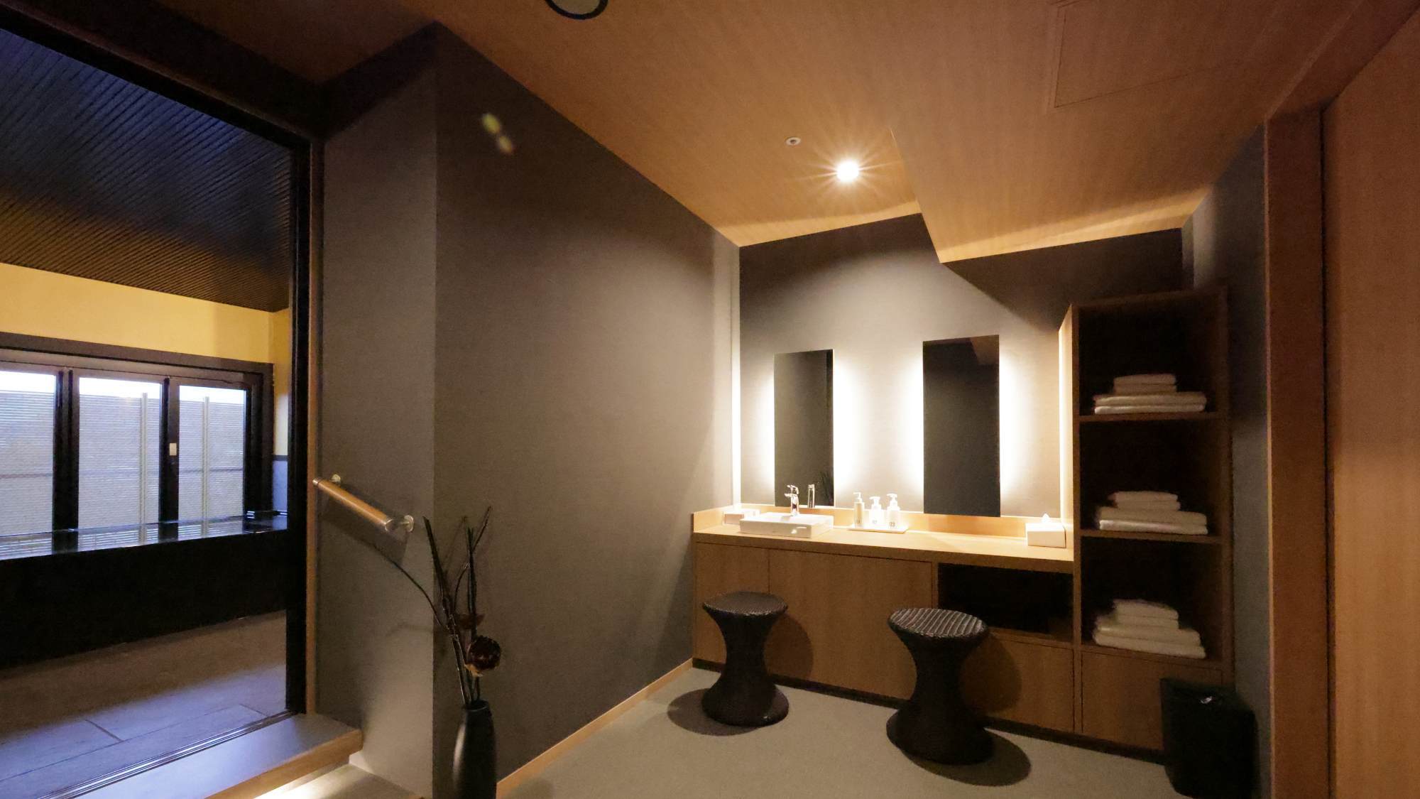 【カップルおすすめ】源泉かけ流し貸切風呂一回無料●ベーシック甲州牛会席堪能で気軽に石和旅＜鈴蘭＞