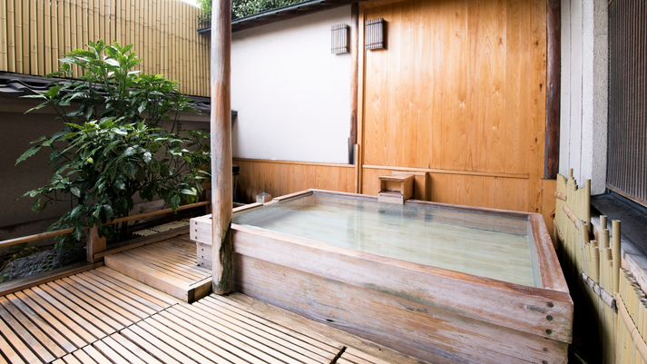 【謝恩プラン】＜貸切風呂一回利用付＞源泉かけ流しで石和の湯を堪能！ご夕食は甲州牛尽くし会席●花桃膳