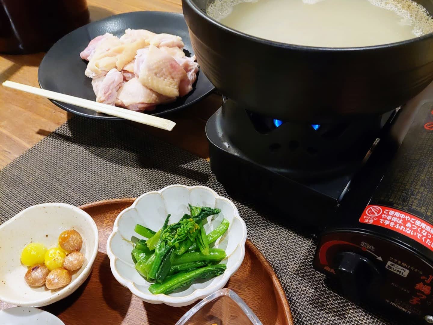 鶏鍋と日替わりのおかず