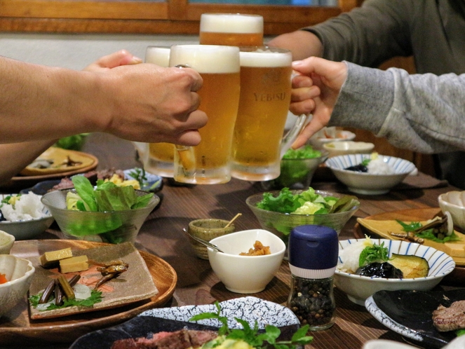 【飲み放題】エビス生ビール６０分飲み放題と「アツアツ焼き立てステーキ」が◎プ