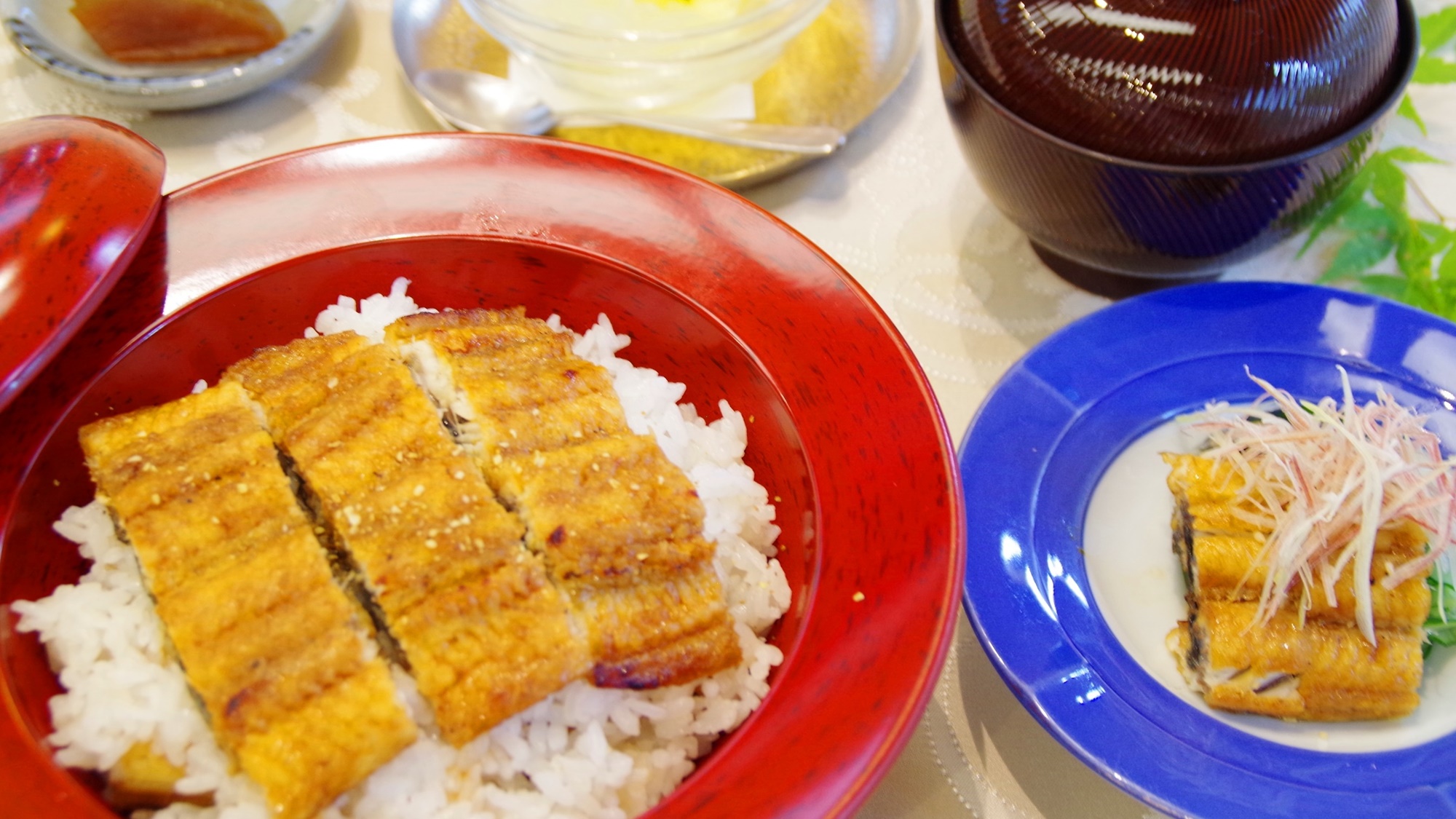 【レストラン】メニュー一例：鰻丼