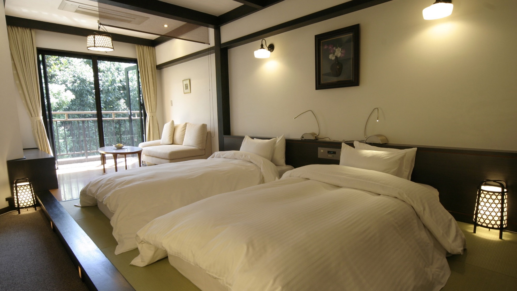 【露天風呂付】琉球畳にローベットの和風ツイン　ベッドルーム