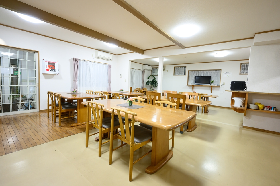 【当日割・朝食付】大人気バイキング付｜全室フランスベット｜バストイレ別｜添寝無料