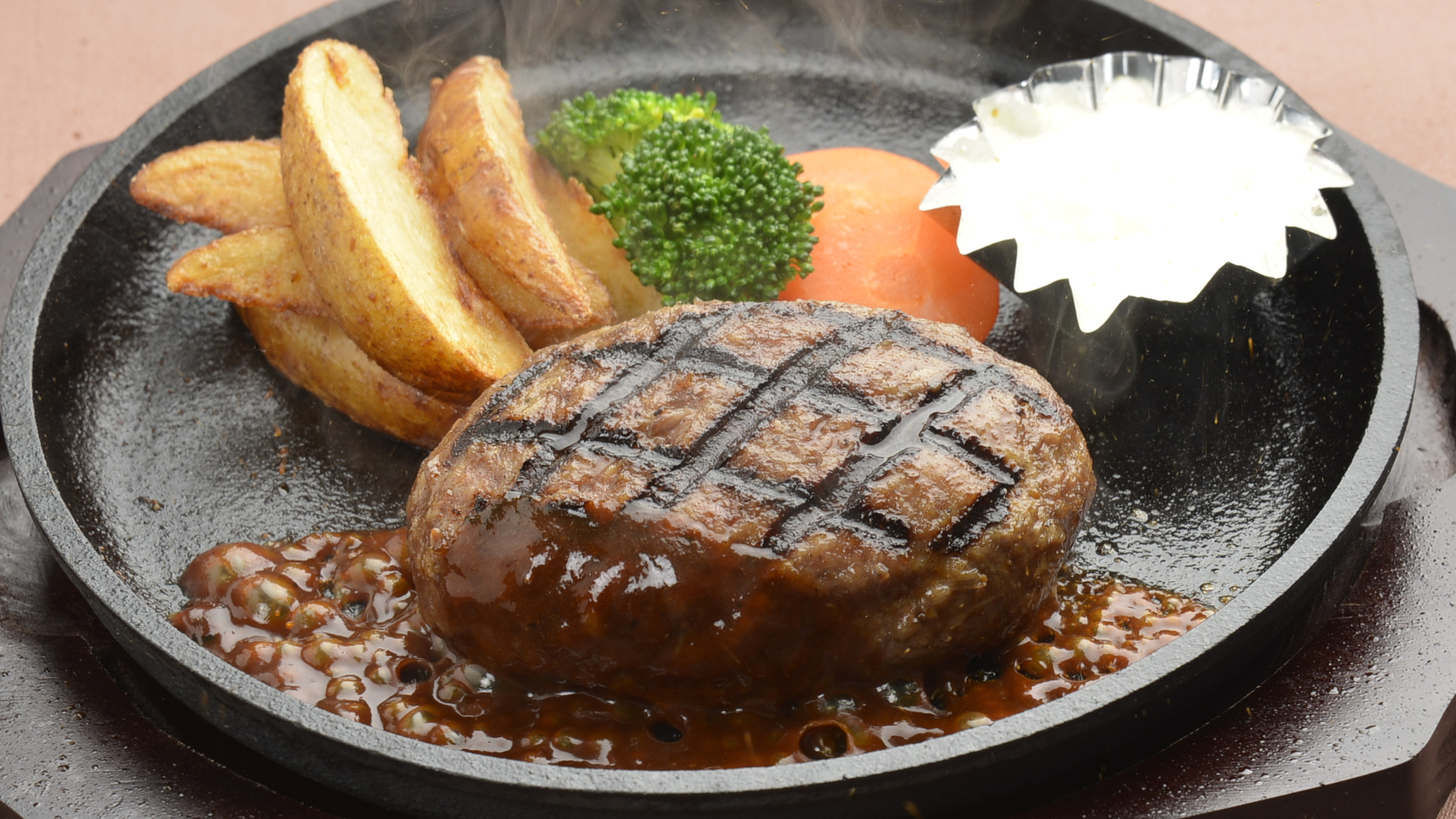 大人気のハンバーグ