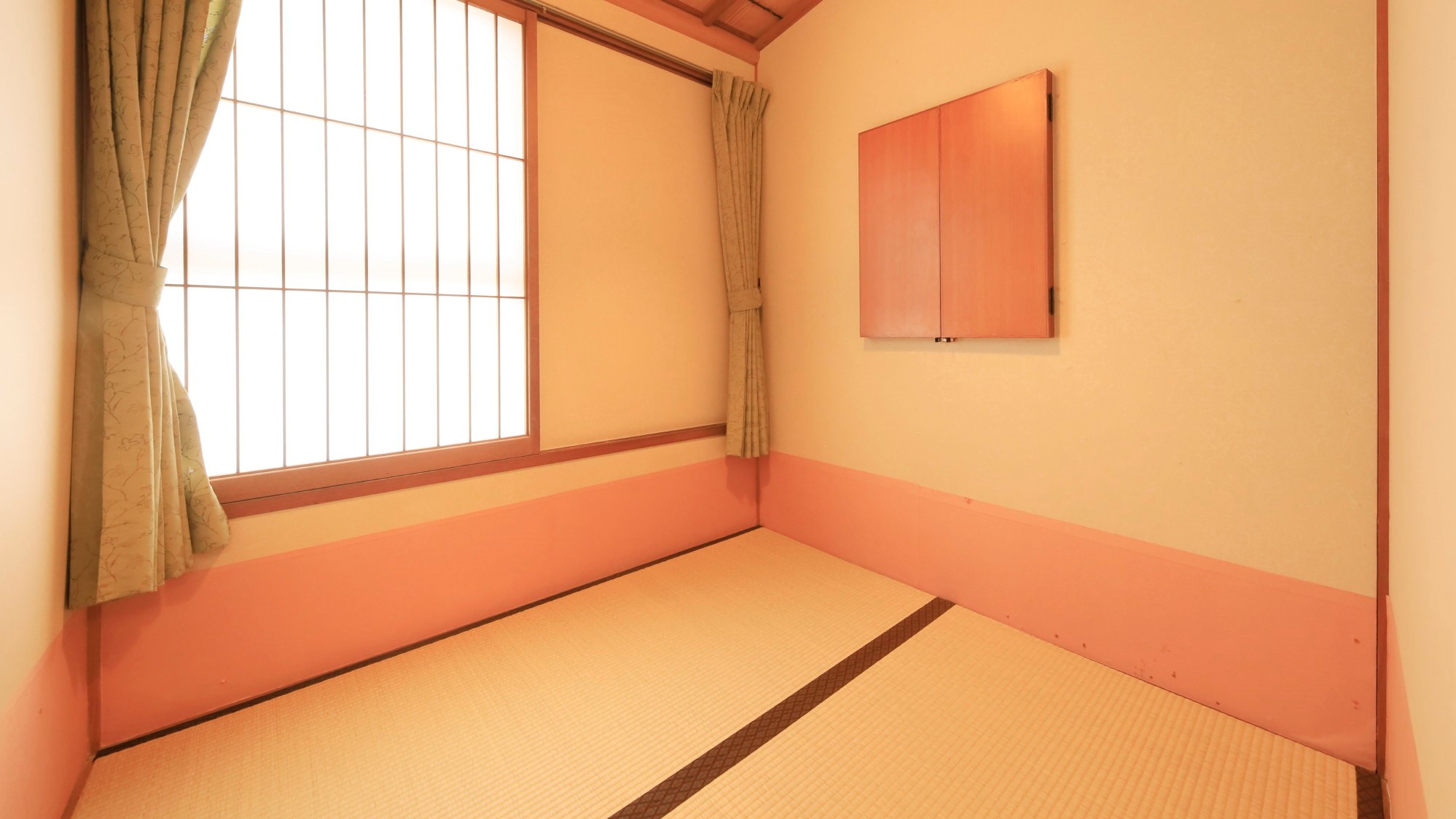 高野槙の温泉半露天風呂付客室の一例