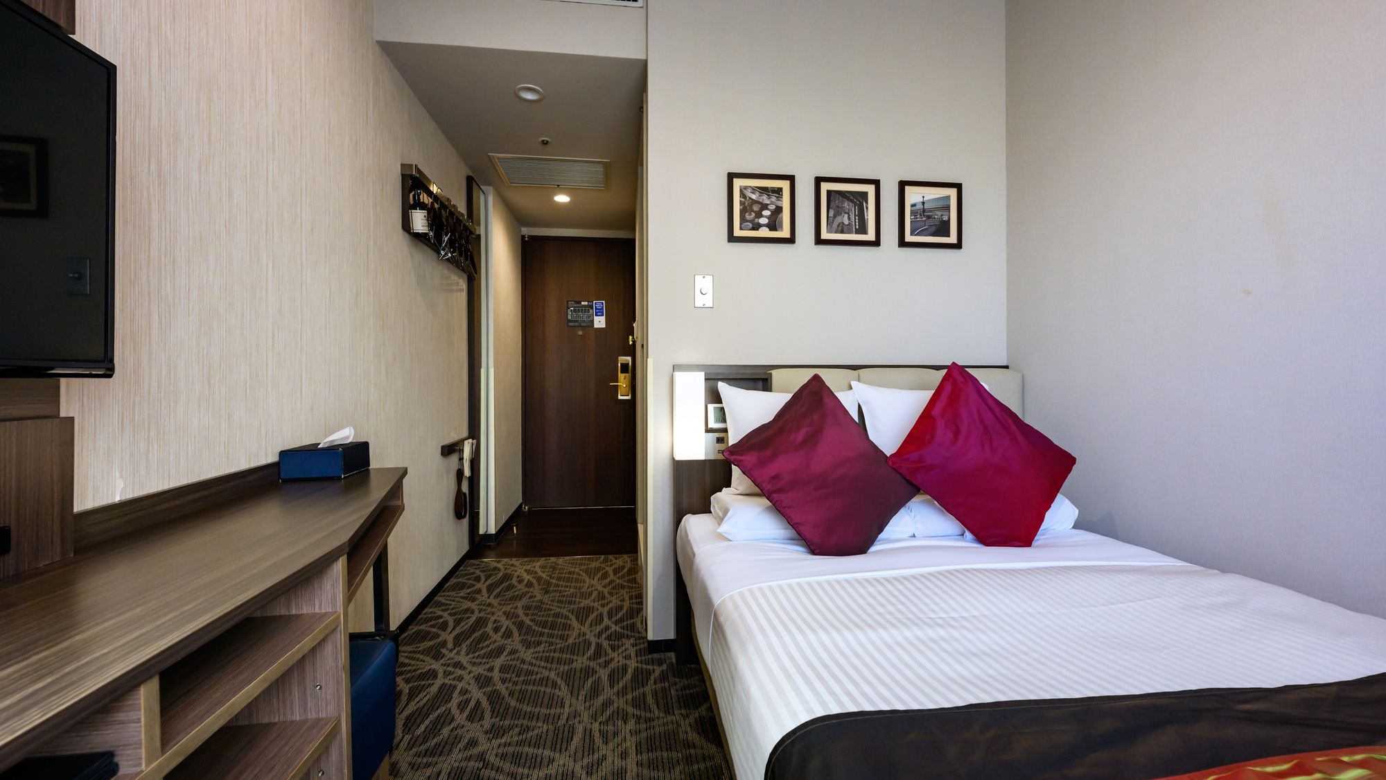 スタンダードダブル　＜11㎡/ベッド幅140cm＞