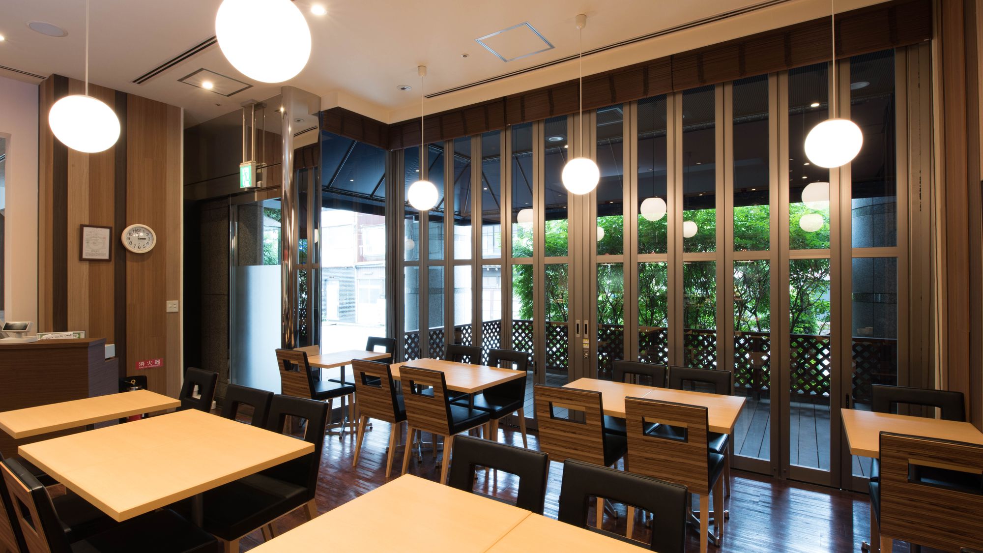 朝食レストラン席