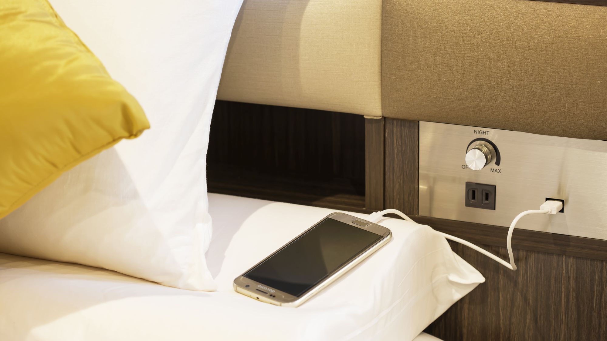 客室（ベットUSB）