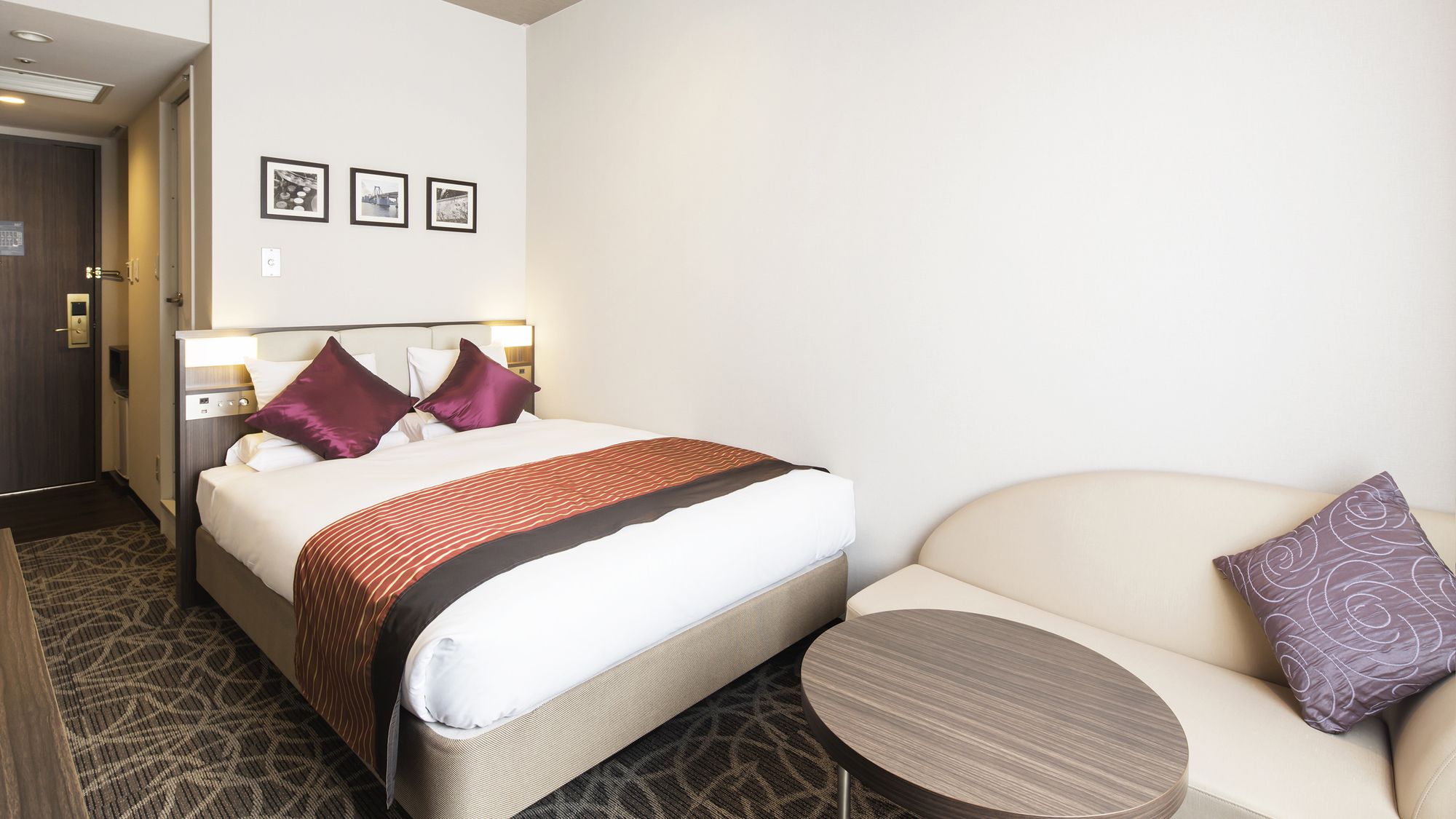 スーペリアダブル　＜14㎡/ベッド幅140cm＞