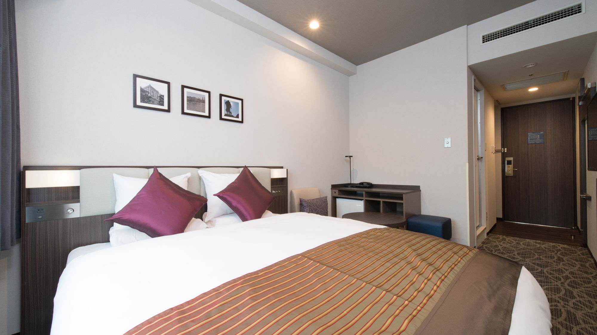 スタンダードクイーン　＜14㎡/ベッド幅160cm＞