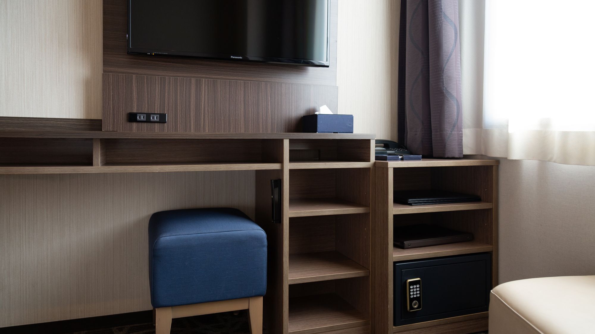 スーペリアダブル　＜14㎡/ベッド幅140cm＞