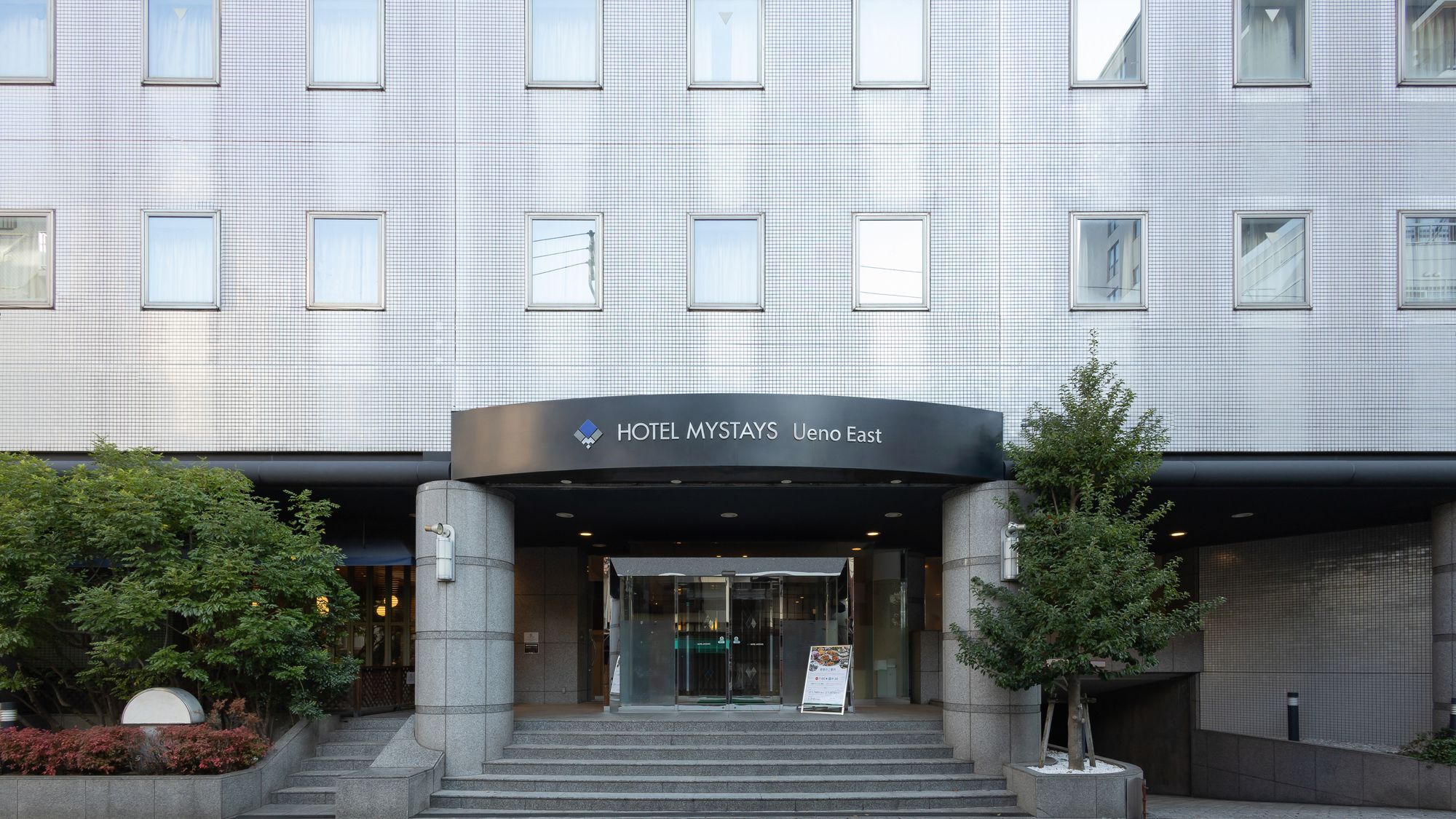 ホテルエントランス