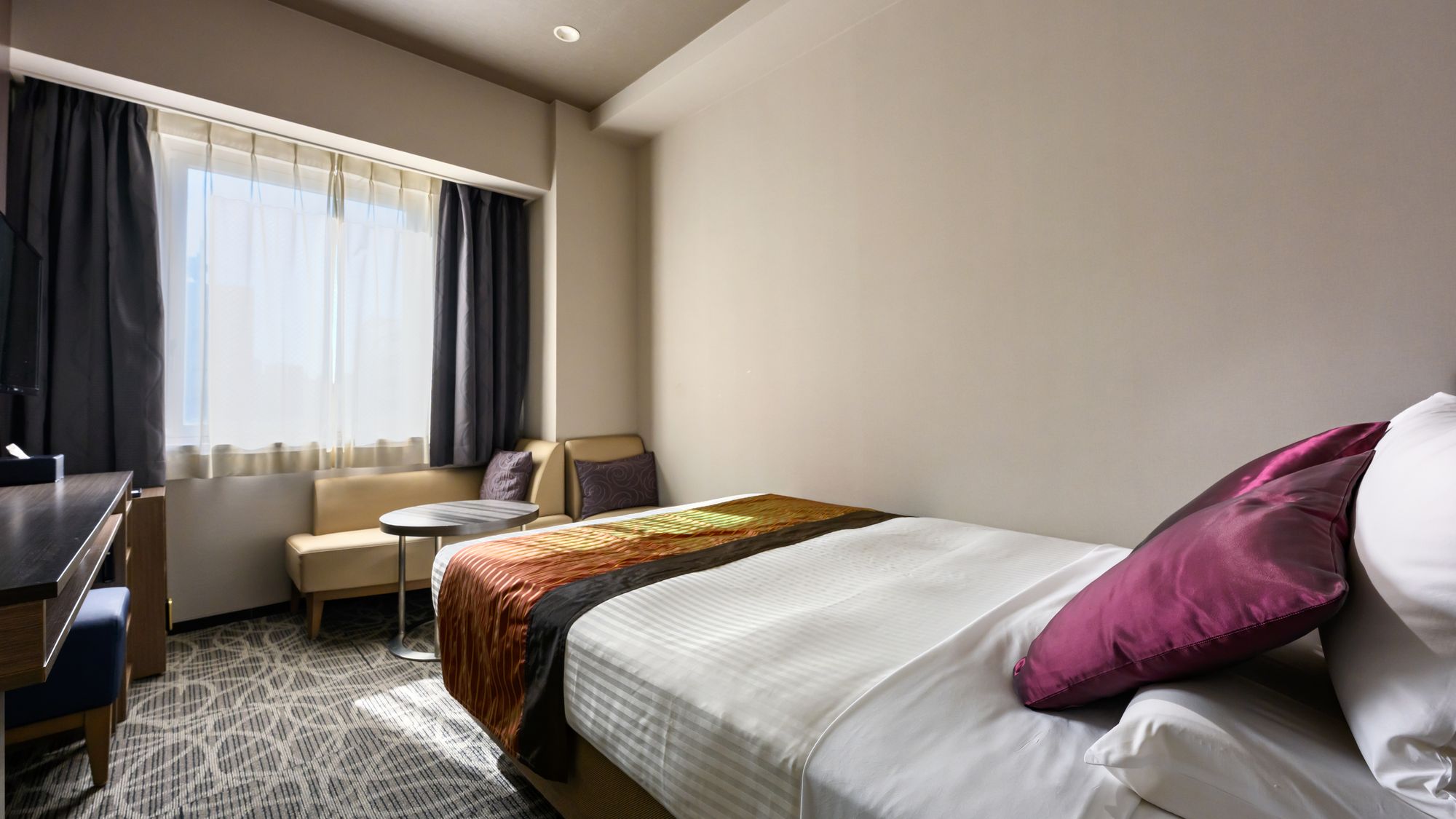 スーペリアダブル　＜14㎡/ベッド幅140cm＞