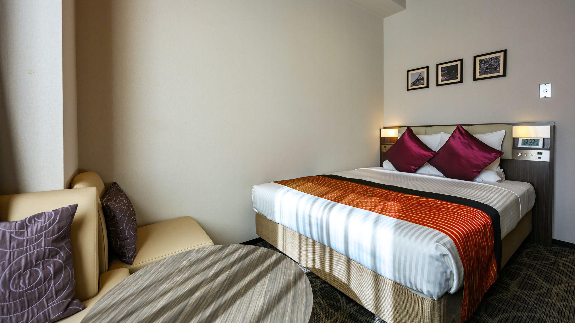 スーペリアダブル　＜14㎡/ベッド幅140cm＞