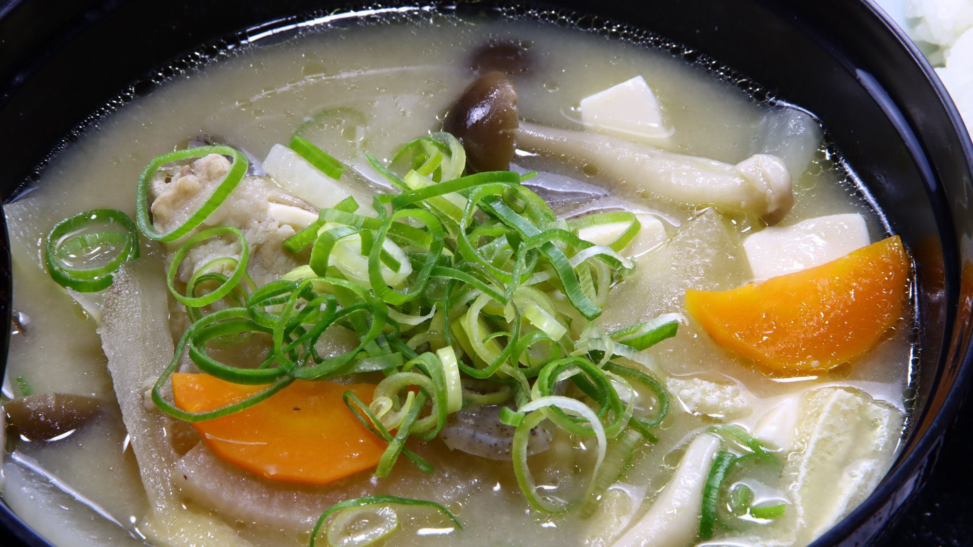 お野菜もお肉もたっぷり食べられる大満足の豚汁