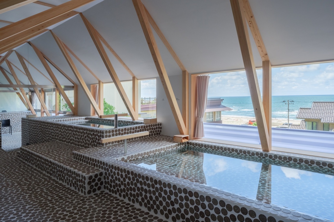 【エグゼクティブフロアHOURAI】【OUT12:00】日本海を望む最上階客室で至福のひとときを