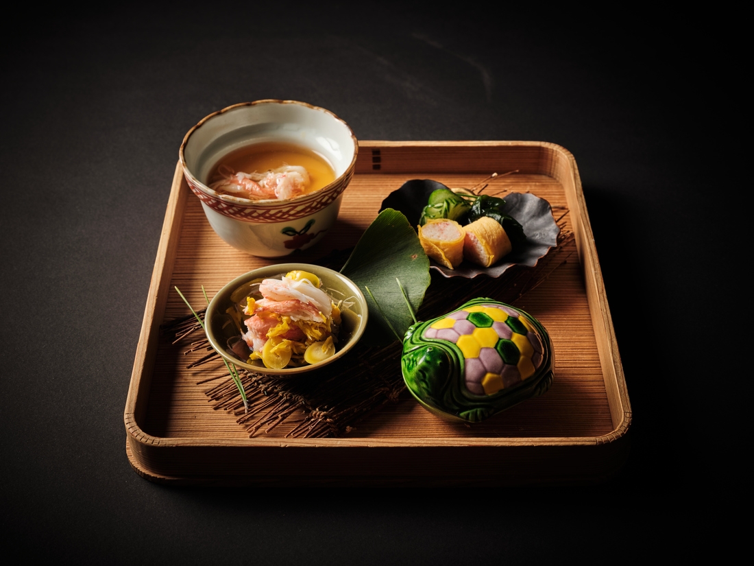 【エグゼクティブフロアHOURAI】【OUT12:00】日本海を望む最上階客室で至福のひとときを