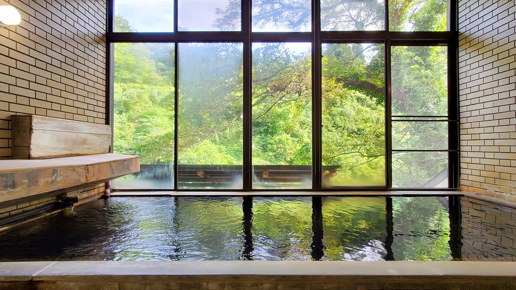 【夕食付】質はそのまま、品数控えめで大満足！大自然を眺める天然温泉で癒しの時間♪