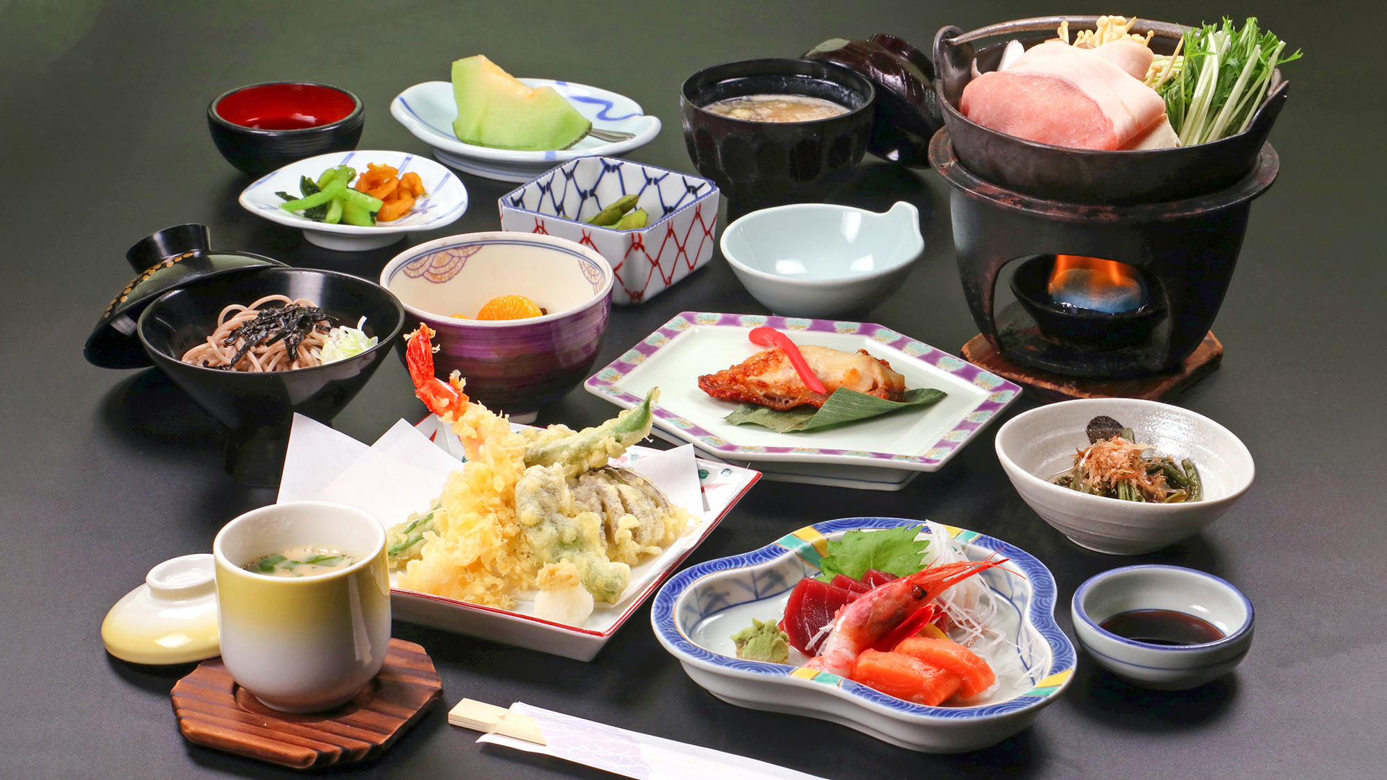 地のモノをたっぷり使った彩り鮮やかな手づくり夕食♪