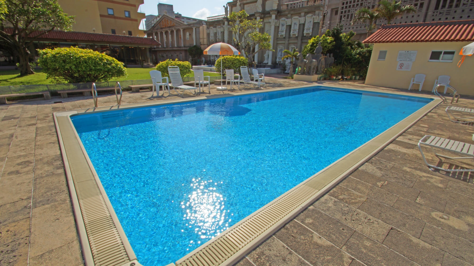 【夏先取り】初夏沖縄旅！雨の日でもホテルでのんびりステイ♪ウェルカムドリンク＆駐車場無料【朝食付】