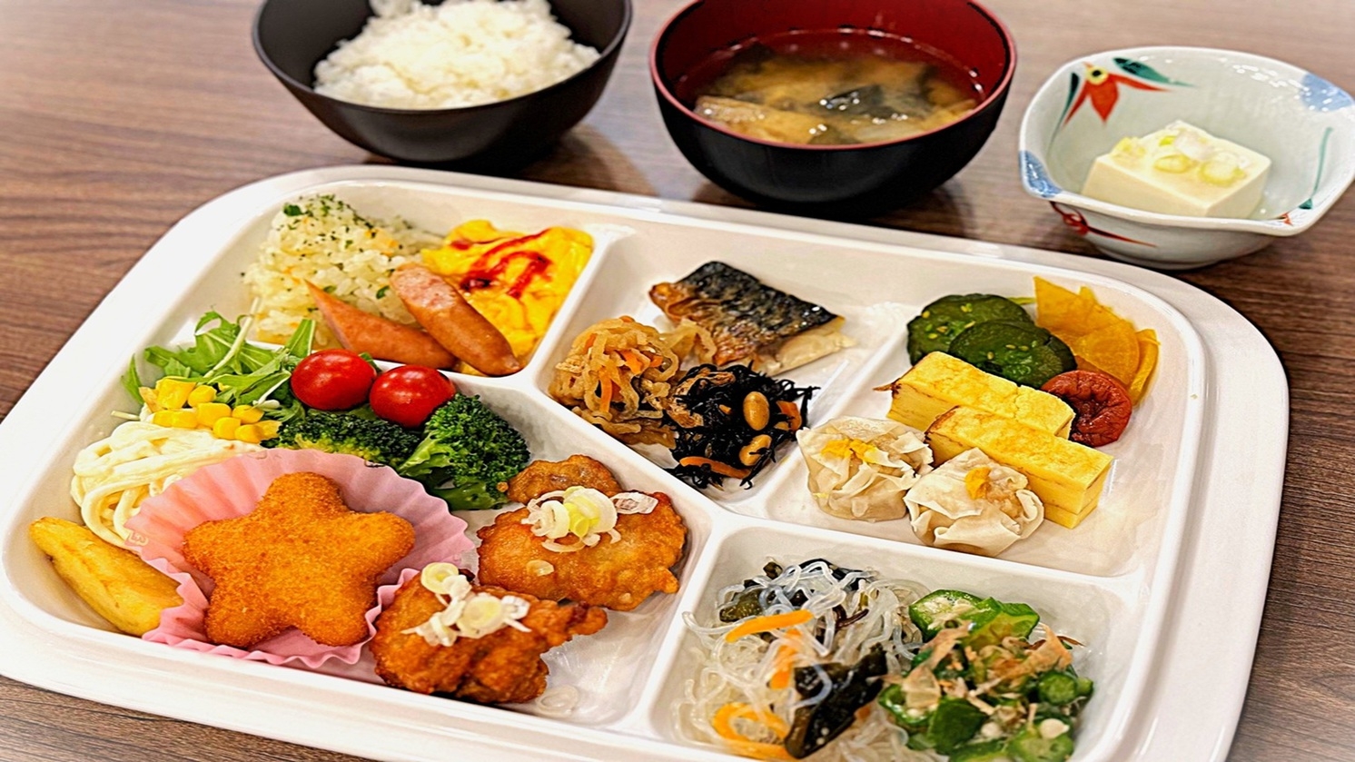 【朝食付】朝一番の元気を当ホテルから！AM6:30スタートで早朝出発にも対応！！