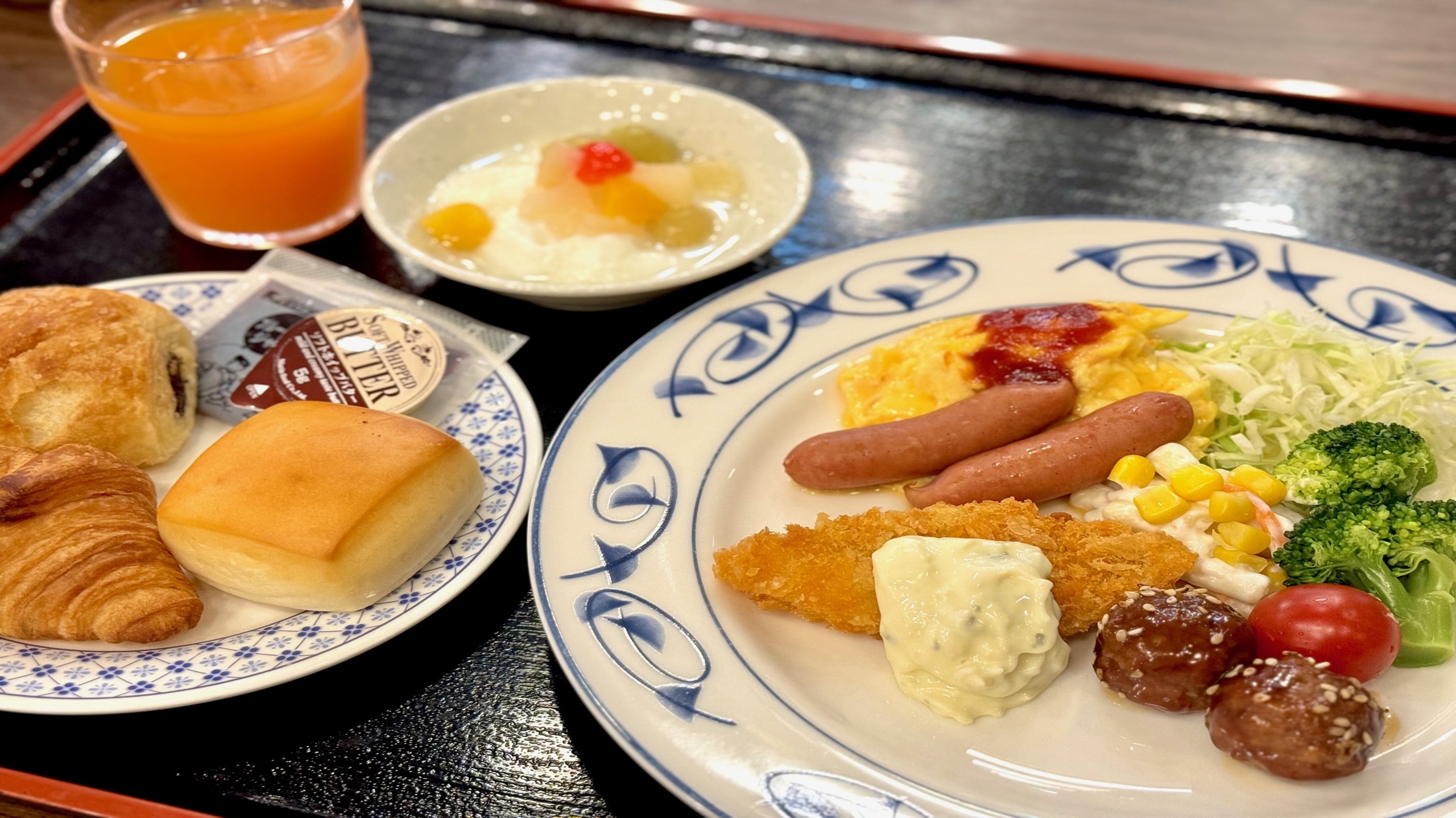 朝食盛り付け（例）