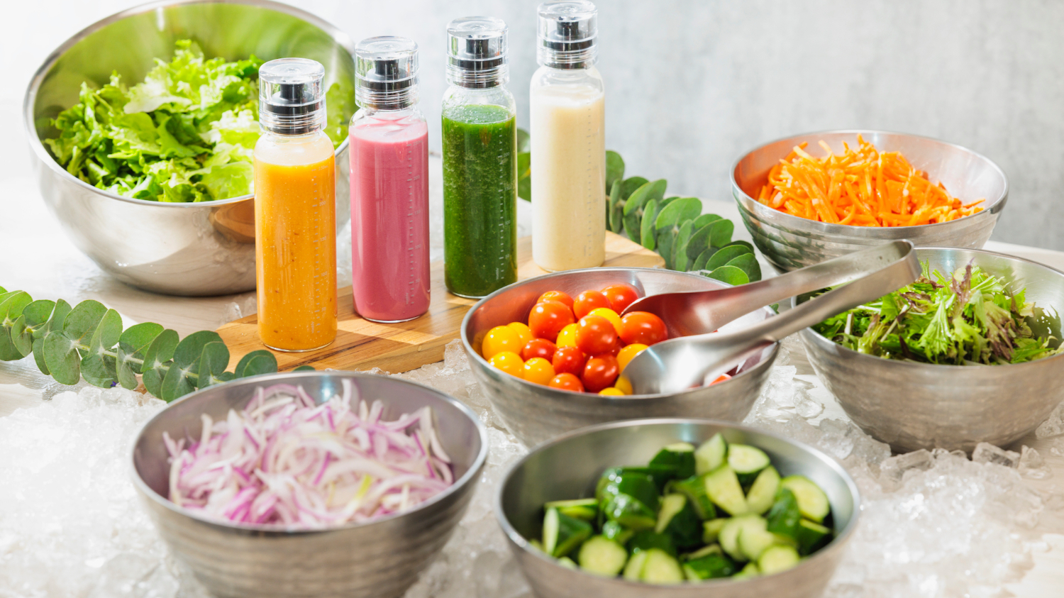 【12Fレストラン空桜／朝食】地元野菜も多く使った新鮮なサラダブッフェ