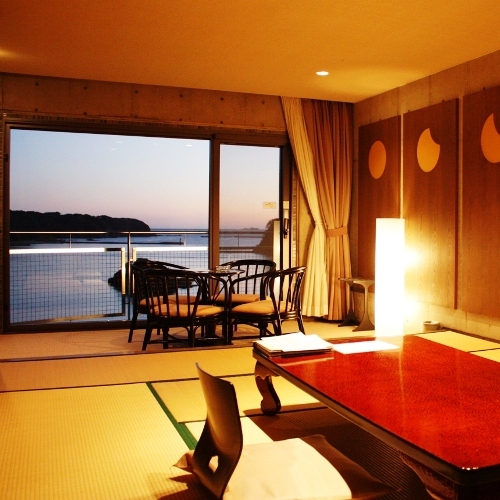 Japanese-style room with 12 tatami mats ②