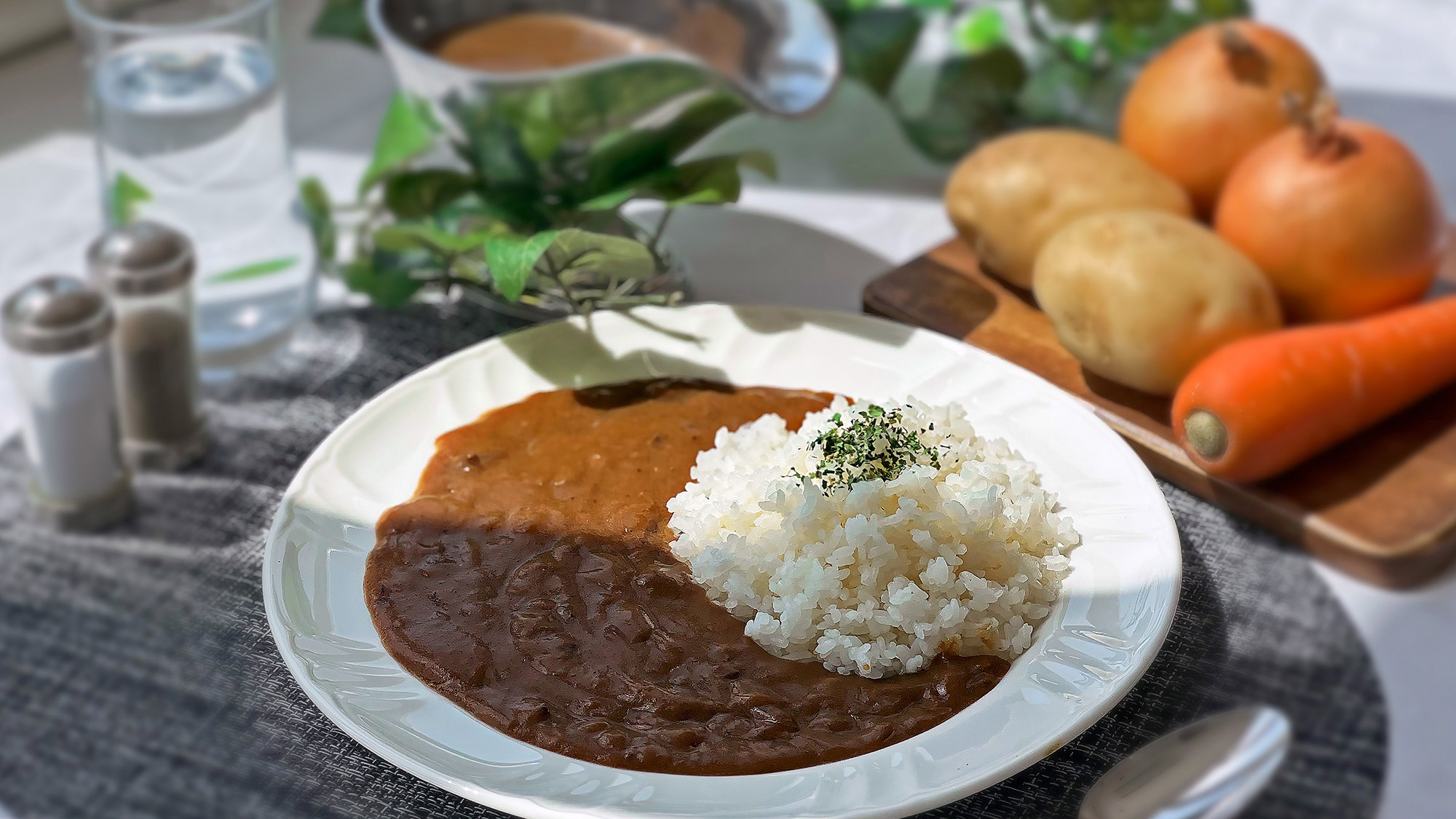 朝から楽しむ「カレー朝食」