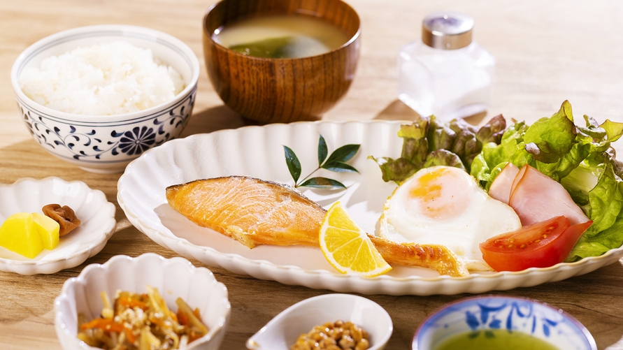 【期間限定/30％OFF】＜和洋で選べる朝食＞栄養バランスの整った日替わりおかず【朝食付】
