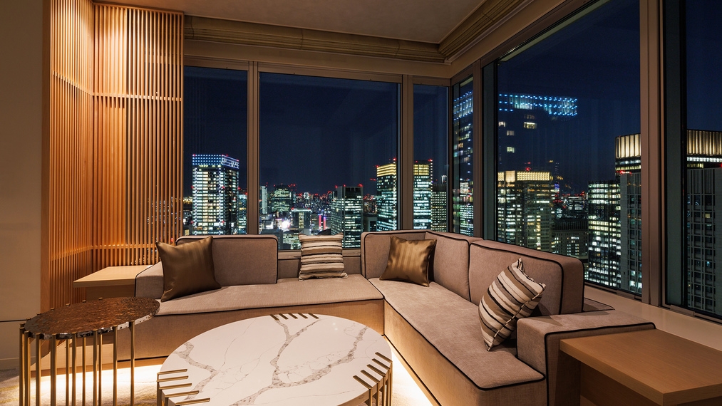 【スイートルームで過ごすクリスマス】ホテル特製クリスマスケーキ＆ハーフボトルシャンパン付(朝食付)