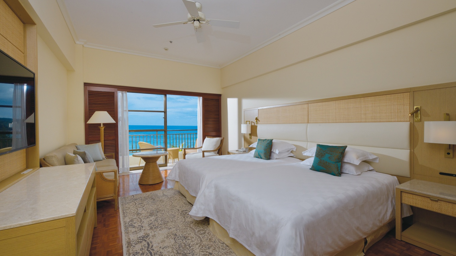 デラックスナチュラル　オーシャンフロントハイフロア　トリプル