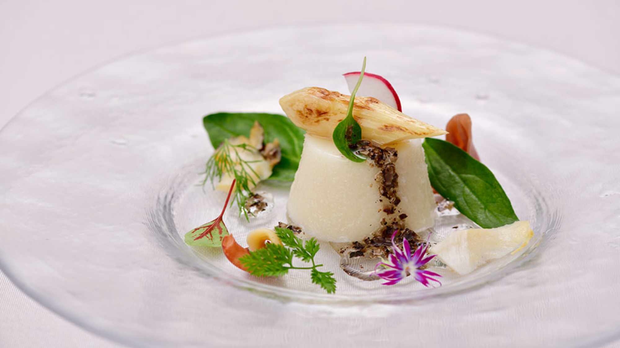 【メインダイニング夕食1回付・連泊】旬を味わう至福のクラブステイ＜朝食付＞（4/1〜）